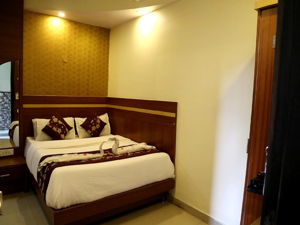 Hotel Shivam International - A Well Hygiene Property All Staff Vaccinated " Neu-Delhi Exterior foto